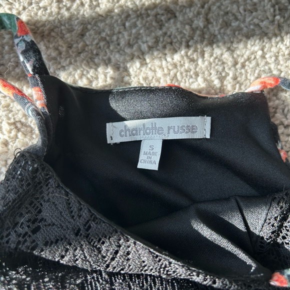 Pink floral crop top - Picture 3 of 3